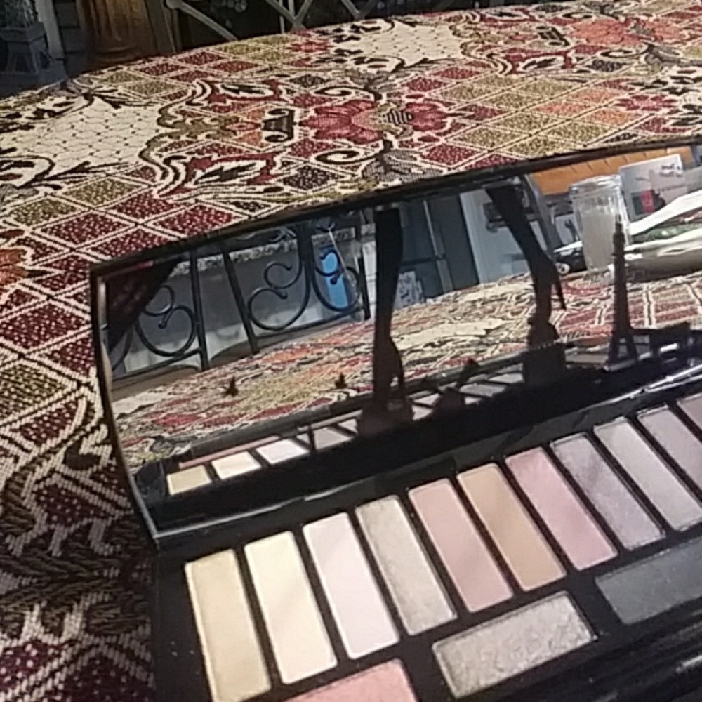 🌟 SOLD 🌟LAST SALE Lancome AUDA(CITY) EYESHADOWS - Picture 2 of 3